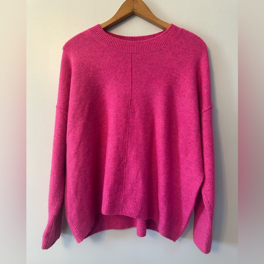 Vince Camuto Bright Fuchsia Crewneck Sweater Women’s Size M